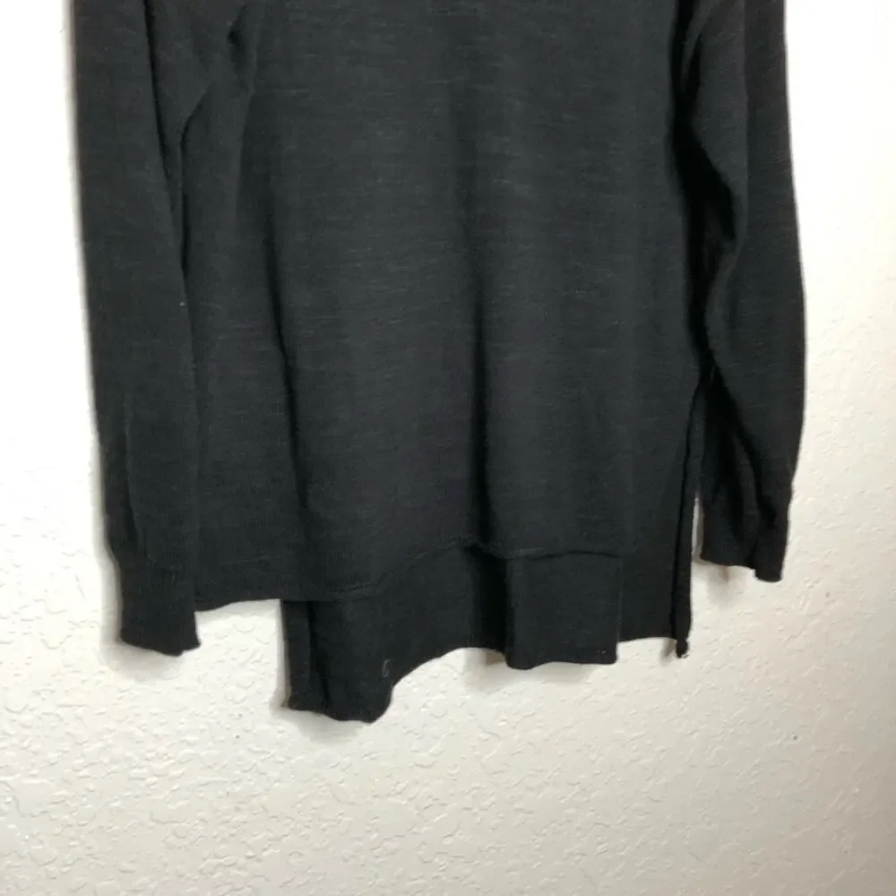 Free People Beach black vneck side slit linen blend knit top size Extra Small XS